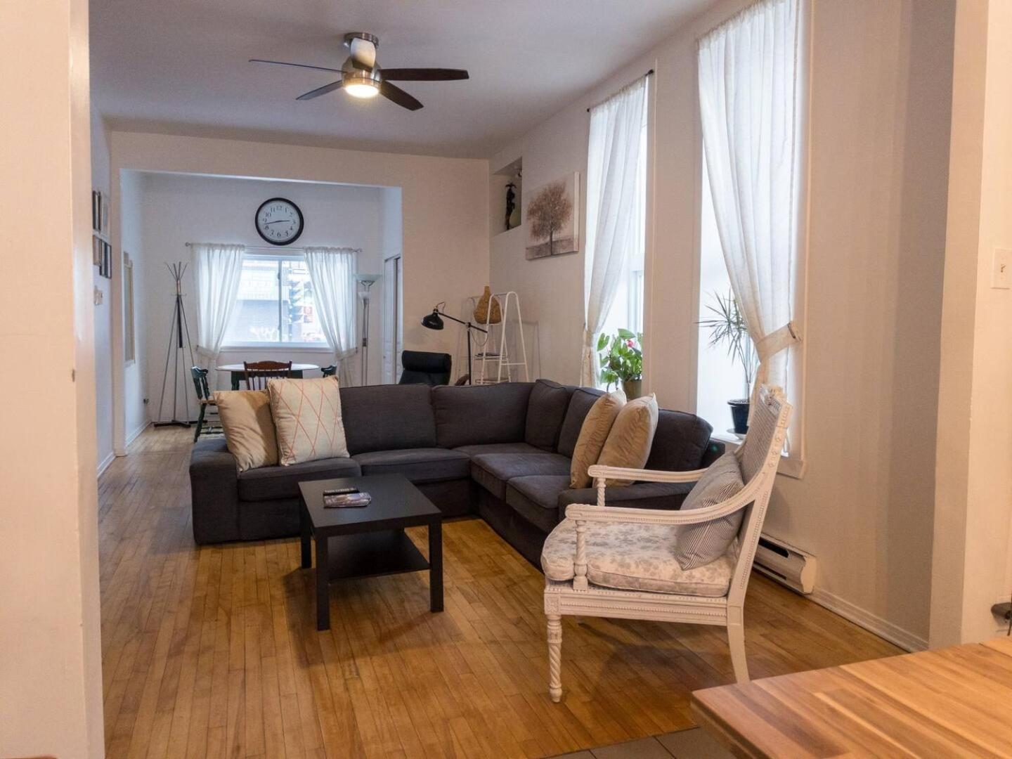 Perfect For Groups Big Livingroom 2 Backyard 3br Сasa de vacaciones