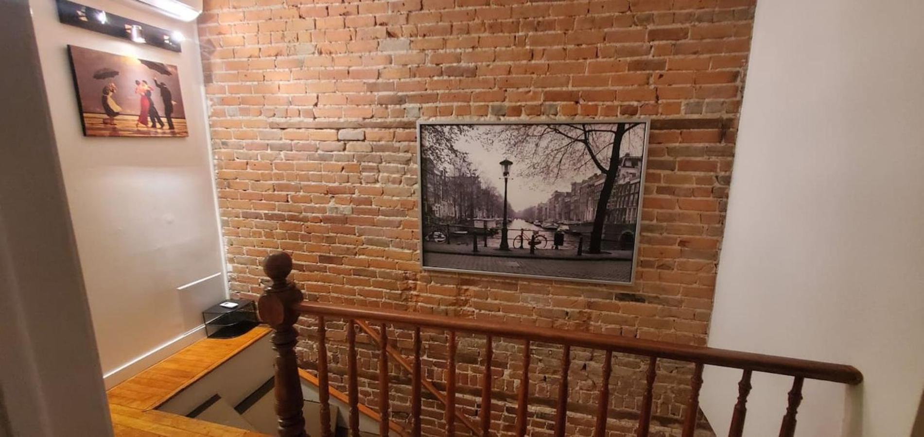 Сasa de vacaciones Perfect For Groups Big Livingroom 2 Backyard 3br Montreal
