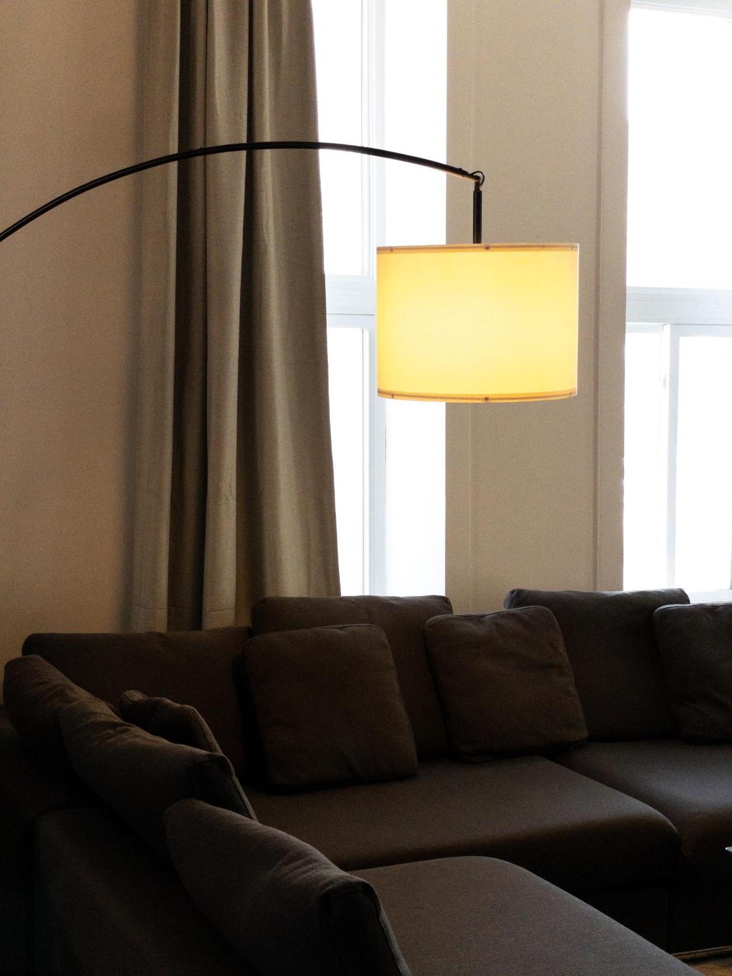 Perfect For Groups Big Livingroom 2 Backyard 3br Montreal